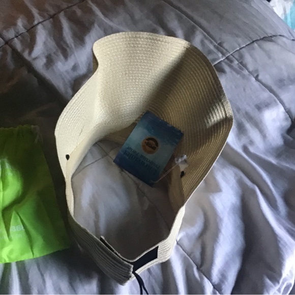 Oh Sunny beige visor hat with carrying bag NWT - Picture 6 of 7